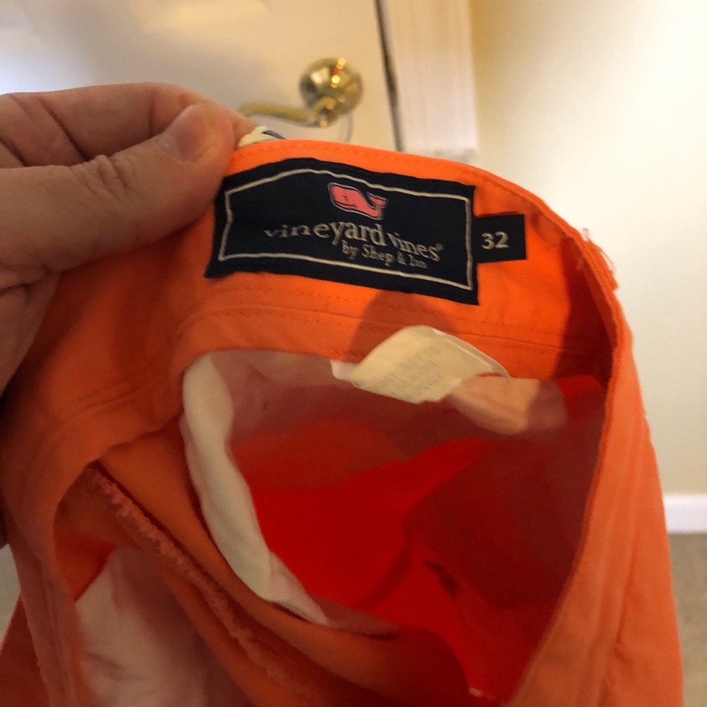 Vineyard vines shorts size 32 9 inch inseam - Picture 2 of 2
